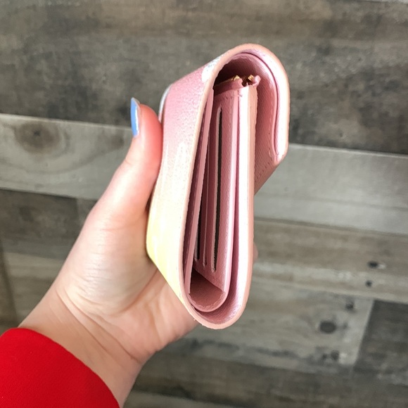 LOUIS VUITTON Pink/Yellow Victorine By The Pool In Rose/Light Gradient - Picture 4 of 10